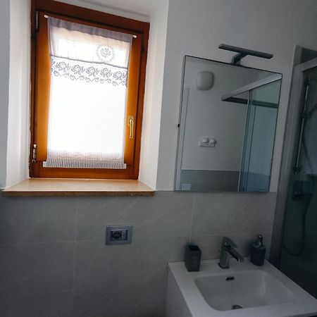 Casa Lisetta, 3-Room Apartment With Lake View ตอร์รีเดลเบนาโก ภายนอก รูปภาพ