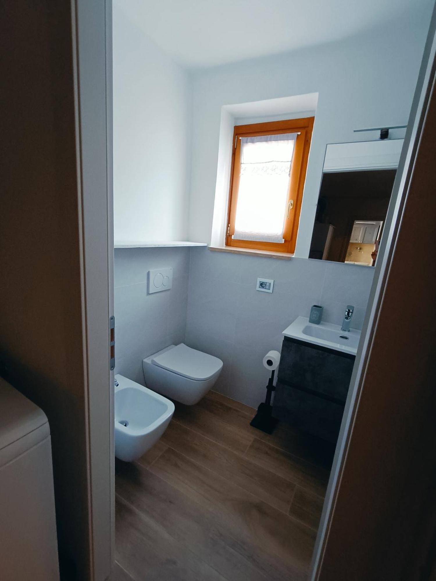 Casa Lisetta, 3-Room Apartment With Lake View ตอร์รีเดลเบนาโก ภายนอก รูปภาพ